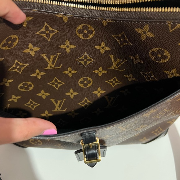 ❣️❣️❣️SOLD on IG❣️❣️❣️ Monogram black leather Odeon MM - Picture 11 of 16